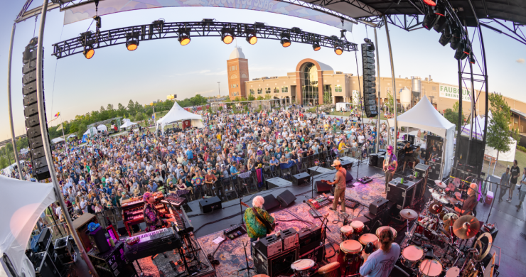 Dylan Langille photo--panoramic view from stage at Daze Between
